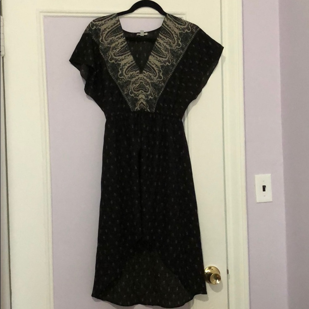 🎉3/$20🎉 Ecote stretchy high low ss dress